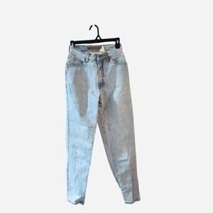 vintages 90s Levi's high-waisted, straight-leg blue jeans jeans #highwaisted